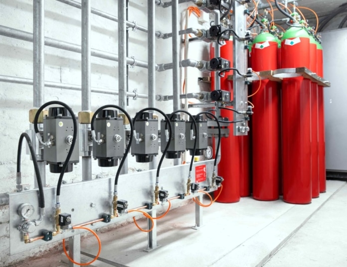 Gassbeholdere i et lager